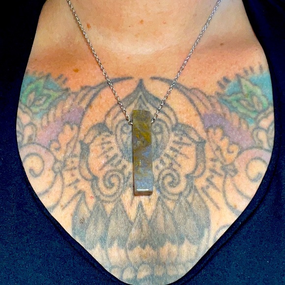 Hive Made Jewelry - India Agate Necklace Crystal Healing Love Wealth